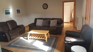 House | Living area | Fireplace, DVD player - Murphy's Irish Farmhouse Near Ballybunion (Ballyduff)