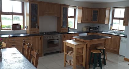 Murphy's Irish Farmhouse Near Ballybunion