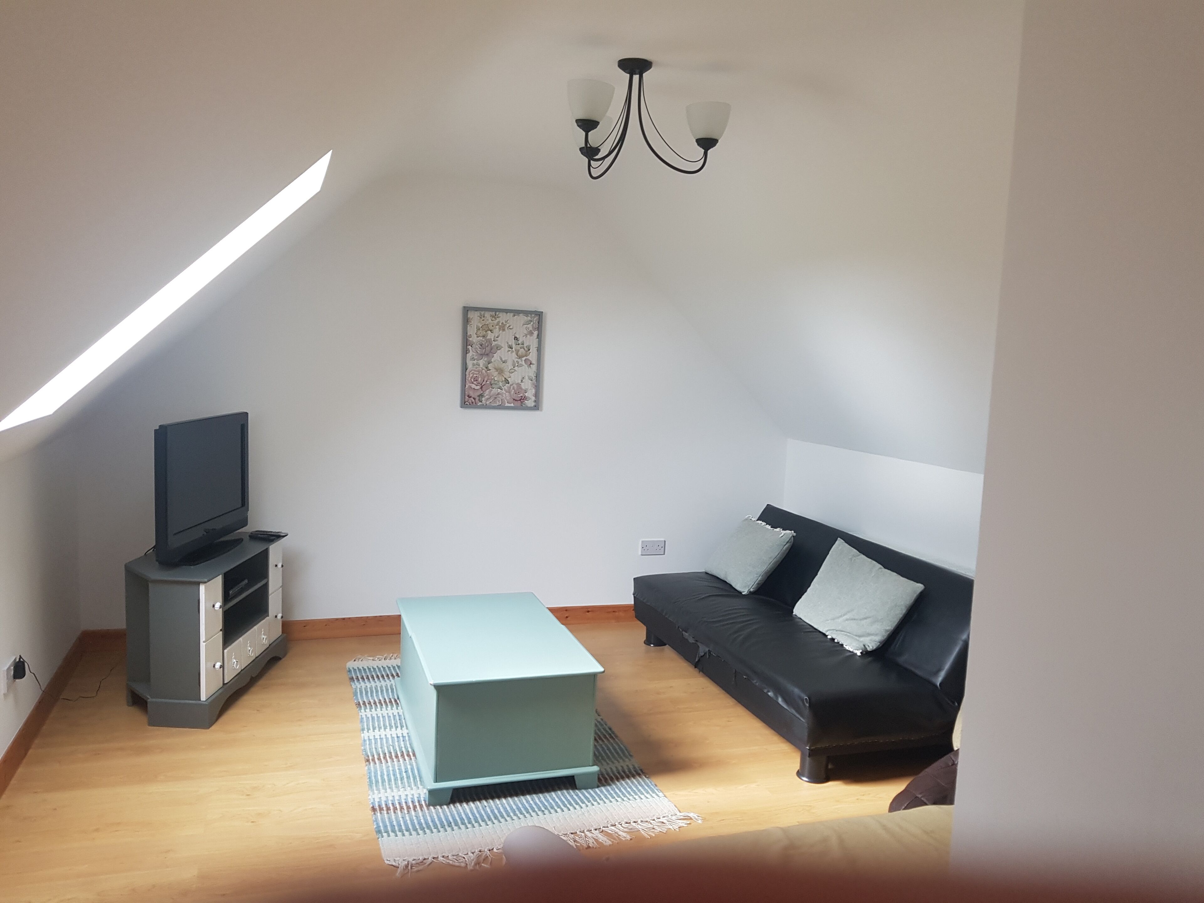 Casa | Zona de estar | Una chimenea, un reproductor de DVD