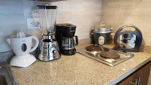 Microwave, coffee/tea maker, dining tables - Excellent Apartment With the Best Location in the City (Cali)