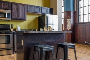 Deluxe Suite, 1 Bedroom, Private Bathroom | Private kitchen