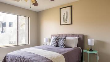 Apartemen Khas, 2 Tempat Tidur Queen | 2 kamar tidur dan didekorasi berbeda-beda