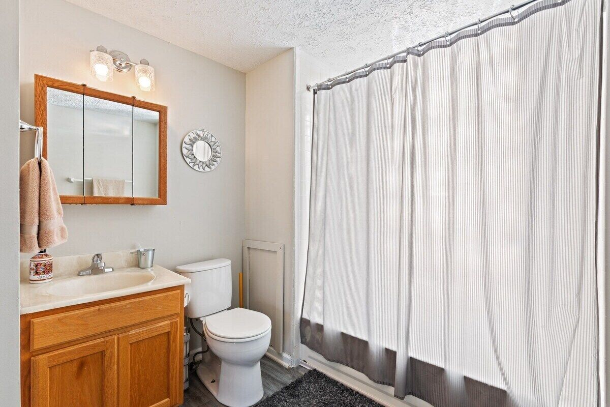Maison, salle de bain privée, vue sur la ville (707) | Salle de bain