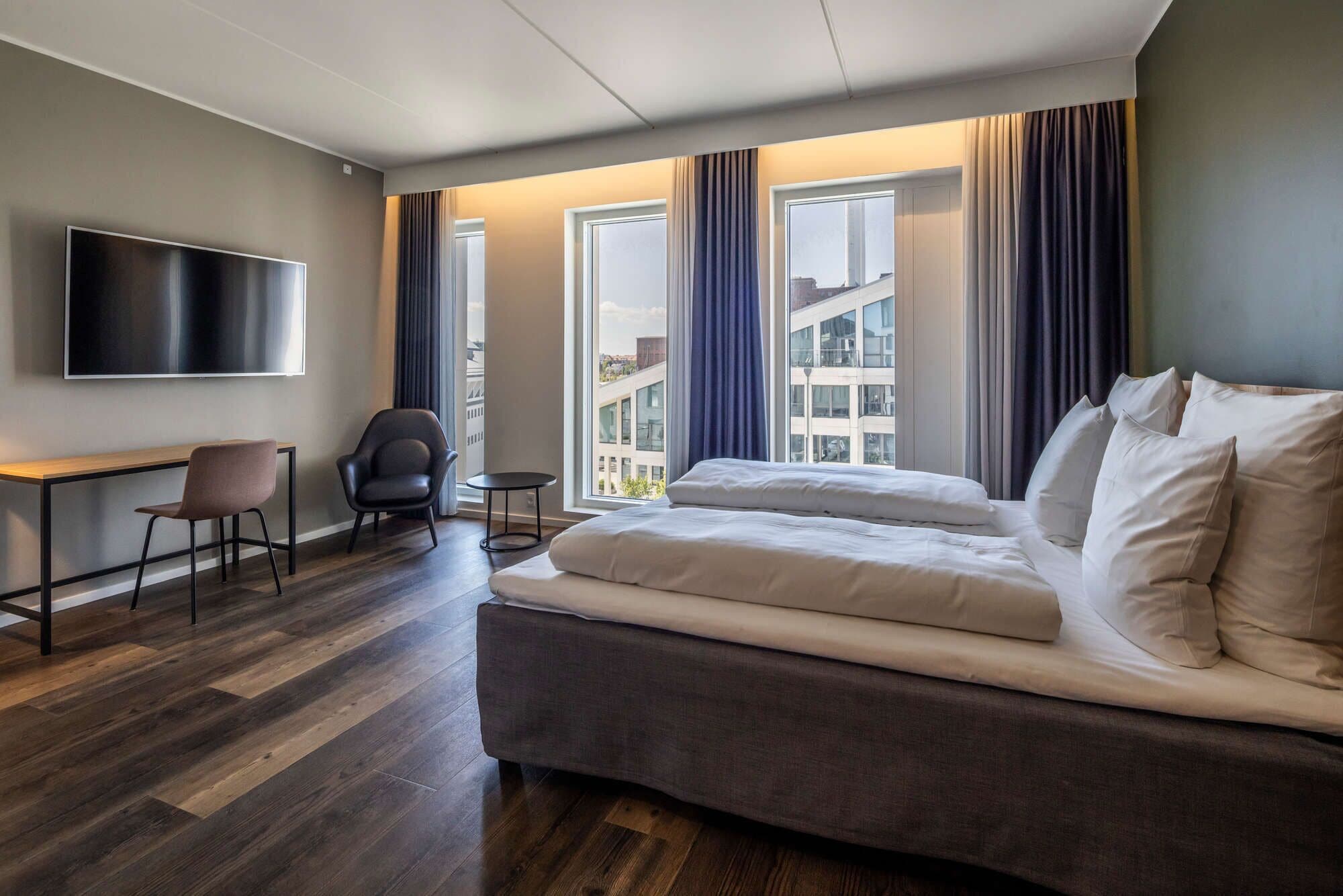 高级房, 无障碍 | 防过敏的被褥、客房内保险箱、办公桌、遮光窗帘