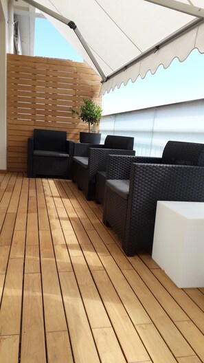 Terrace/patio - PENTHOUSE JUST RENOVATED 50 METERS FROM THE SEA, CAR BOX 5 MINUTES FROM THE ACCOMMODATION (Alassio)
