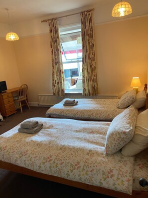 3 bedrooms, iron/ironing board, travel cot, free WiFi