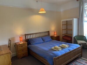 3 bedrooms, iron/ironing board, travel cot, free WiFi