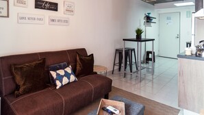 Living area - Departamento Centro, 2hab, 1 sofácama, 2 baños by Mty. Living T402 (Monterrey)