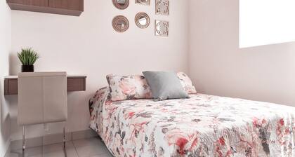Departamento Centro, 2hab, 1 sofácama, 2 baños by Mty. Living T402