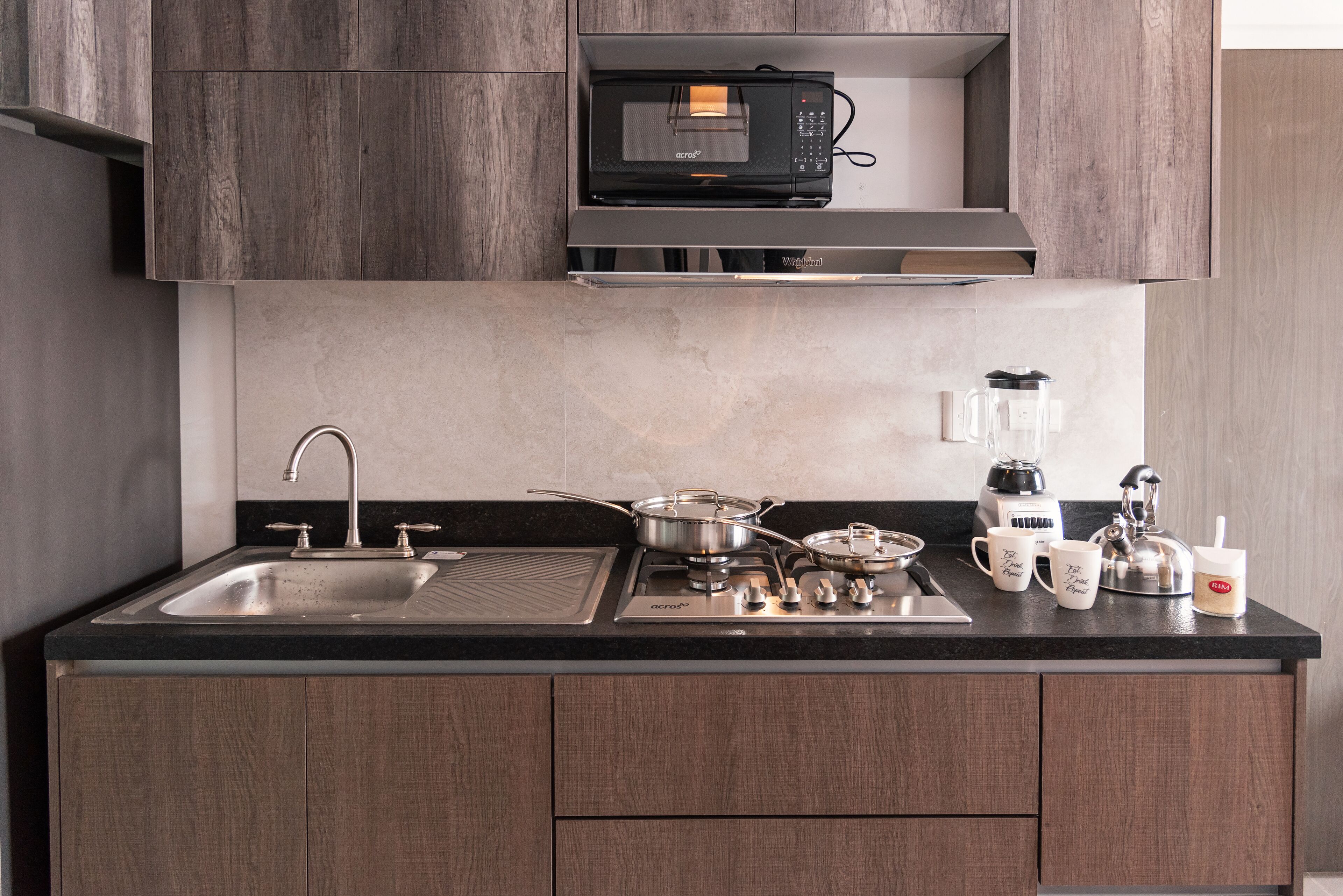 Departamento, 2 habitaciones | Cocina privada | Refrigerador con congelador, microondas y parrilla de estufa 