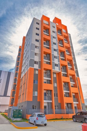 Front of property - Moderno y cómodo cerca de Fundidora 2BD, 2BTH by Mty. Living T602 (Monterrey)