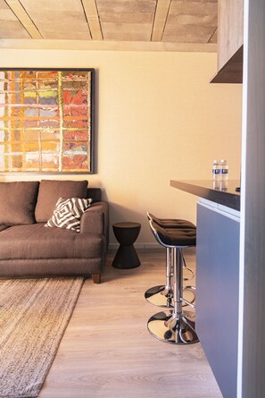 Apartment, 2 Bedrooms | Living area