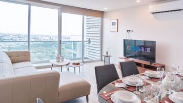 Apartemen, 2 kamar tidur | Area keluarga | TV layar datar