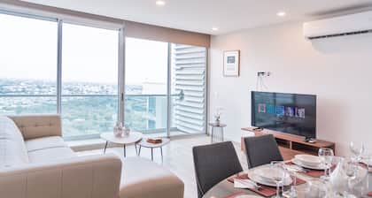 Modern Apartment, Park, Pool, Gym, Foundry & Center - 1KSB, 4SB, 2 BTH by Mty