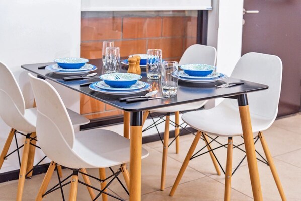 Interior detail - Save, pretty apt. W/playground, in Monterrey’s Center, 3 room, 1KSB, 2 SB, 2BTH. By Mty Living. S2 702 (Monterrey)