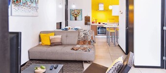 Save, pretty apt. W/playground, in Monterrey’s Center, 3 room, 1KSB, 2 SB, 2BTH. By Mty Living. S2 702