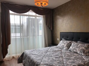 Ferienhaus, Poolzugang, Bergblick | Bettwäsche