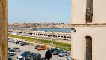 ํธ๋ฆฌํ๋ฃธ, ๋ฐ์ฝ๋, ๋ถ๋ถ ๋ฐ๋ค ์ ๋ง | ์๋ณ ์ ๋ง