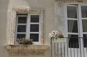 Front of property - Nuova Mastrarua Rooms (Syracuse)