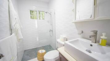 Apartment, 2 Schlafzimmer, Raucher, eigener Pool | Badezimmerausstattung