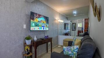 Apartment, 2Â Schlafzimmer, Raucher, eigener Pool | Wohnzimmer