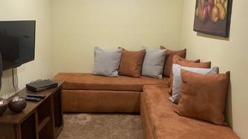 Condo, 2 phòng ngủ, hút thuốc, hồ bơi riêng | Lounge