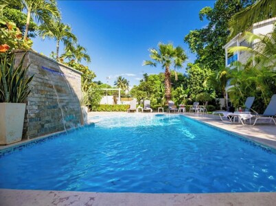 Cozy 2br-2bt Apt Near The Beach And Main Street