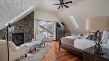 2 chambres, coffres-forts dans les chambres, bureau