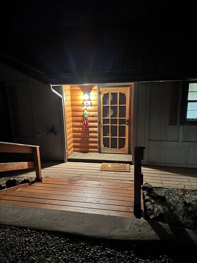 Rendezvous Cabin, beautiful updated, one level cabin.
