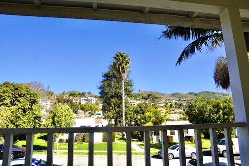 Spacious One Bedroom Place With Ocean View