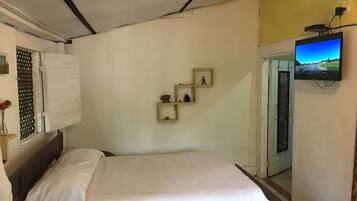 Cabin, 1 Bedroom | Room amenity