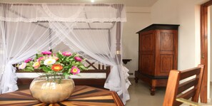 7 bedrooms - Villa Venice Galle Srilanka (Hikkaduwa)