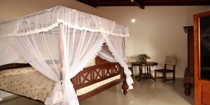 7 bedrooms - Villa Venice Galle Srilanka (Hikkaduwa)