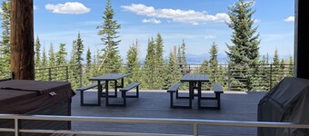 New Mountain Modern Home 