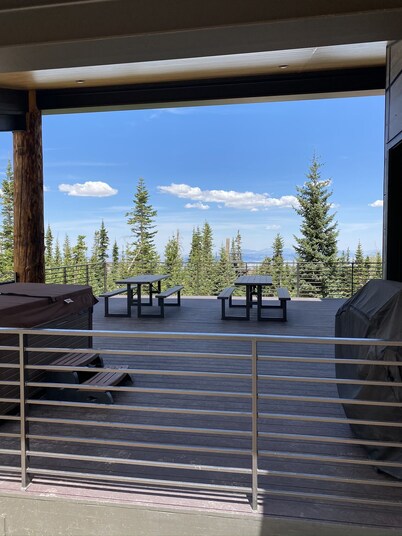 New Mountain Modern Home 