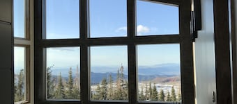 New Mountain Modern Home sleeps 47+