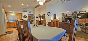 Rumah, Beberapa Tempat Tidur (Whistler 21) | Tempat makan