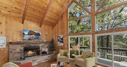 Cozy Escape- Walking Distance to Village!