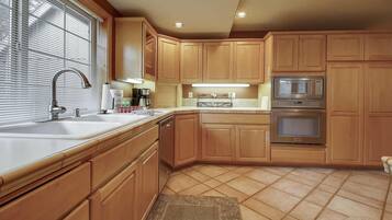 Rumah, Beberapa Tempat Tidur (Mt. Hood 06) | Dapur pribadi