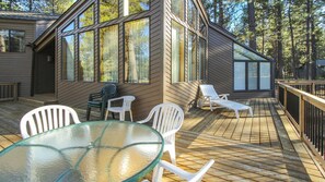 Talo, useita sänkyjä (Sandhill 10) | Parveke