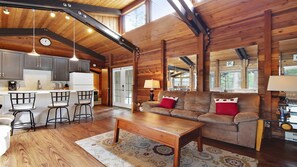 House, Multiple Beds (Muskrat 02) | Living room