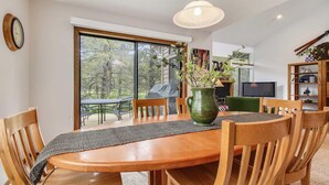 Apartment, Mehrere Betten (Skyline Condo 10) | Eigene Küche