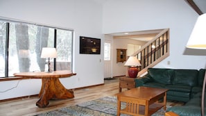 House, Multiple Beds (Lark - 14) | Living room - Lark - 14 (Bend)