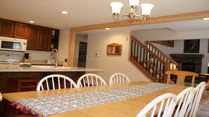 House, Multiple Beds (Lark - 14) | Private kitchen - Lark - 14 (Bend)