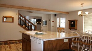 House, Multiple Beds (Lark - 14) | Private kitchen - Lark - 14 (Bend)