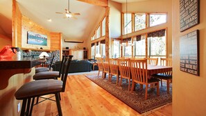 Talo, useita sänkyjä (Hickory 26) | Ruokailu