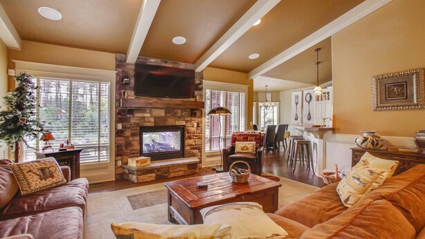 House, Multiple Beds (Big River Retreat) | Living room - Big River Retreat (Bend)