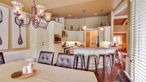 House, Multiple Beds (Big River Retreat) | Private kitchen - Big River Retreat (Bend)
