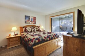 House, Multiple Beds (Fairway Village 02)