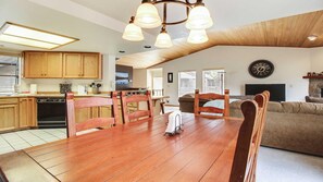 Condo, Multiple Beds (Fairway Village 14) | Private kitchen - Fairway Village 14 (Bend)